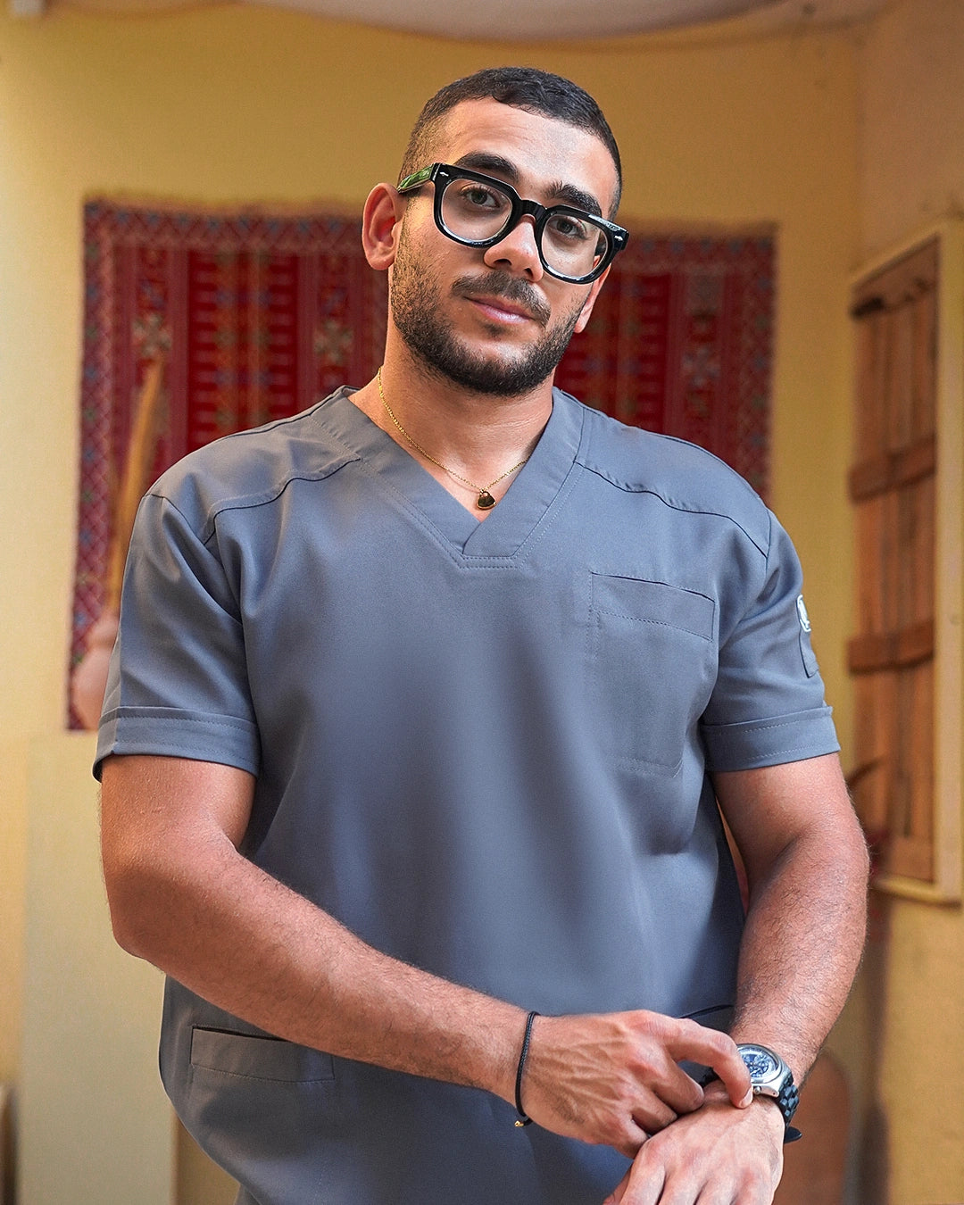Unisex dark gray scrub