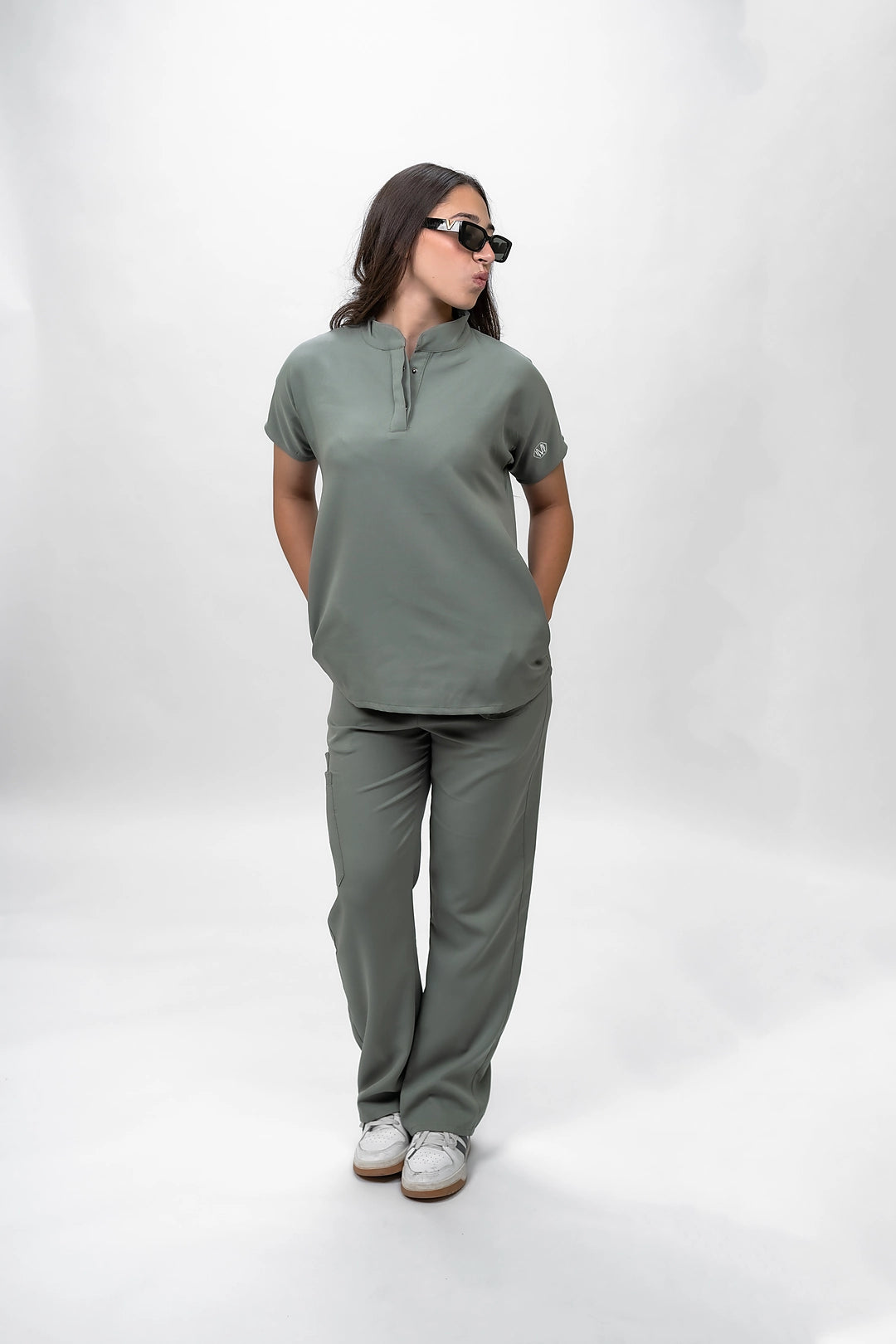 Female half collar olive