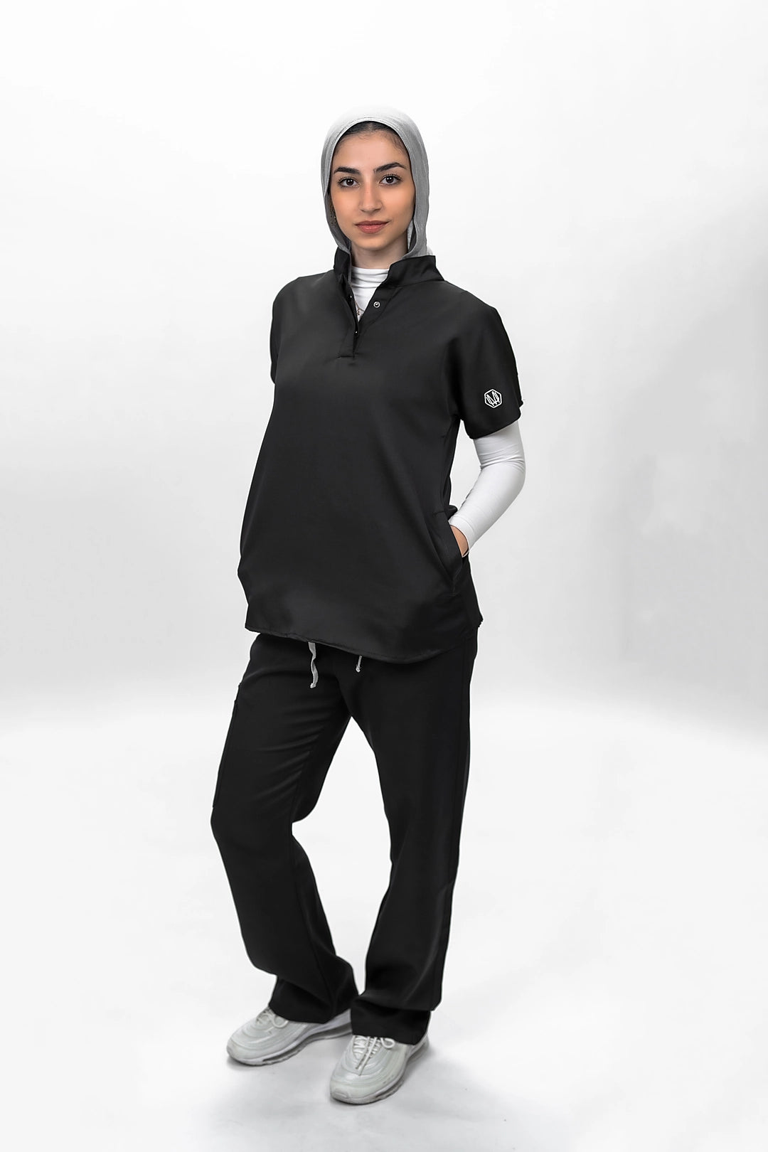 Female half collar black