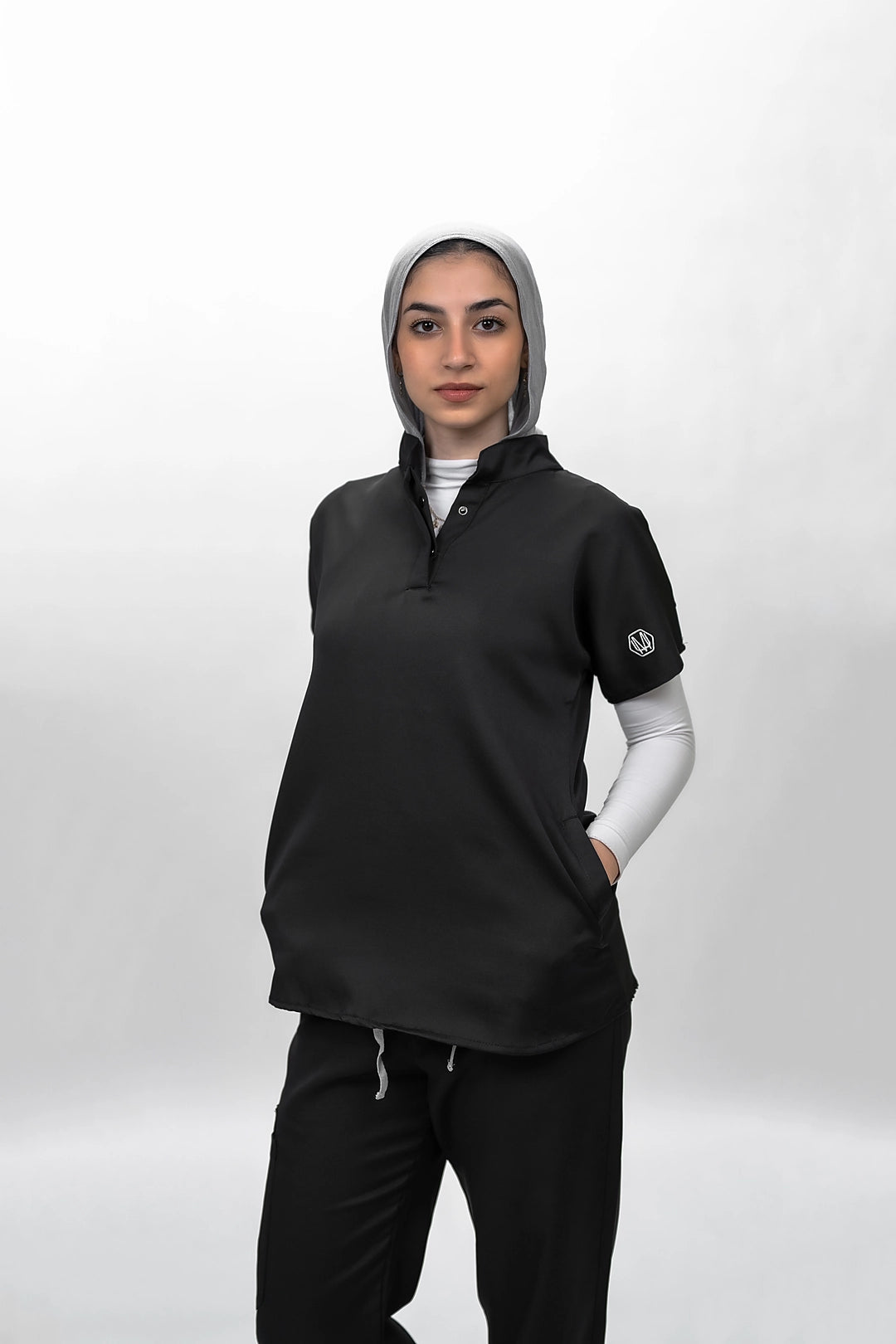 Female half collar black