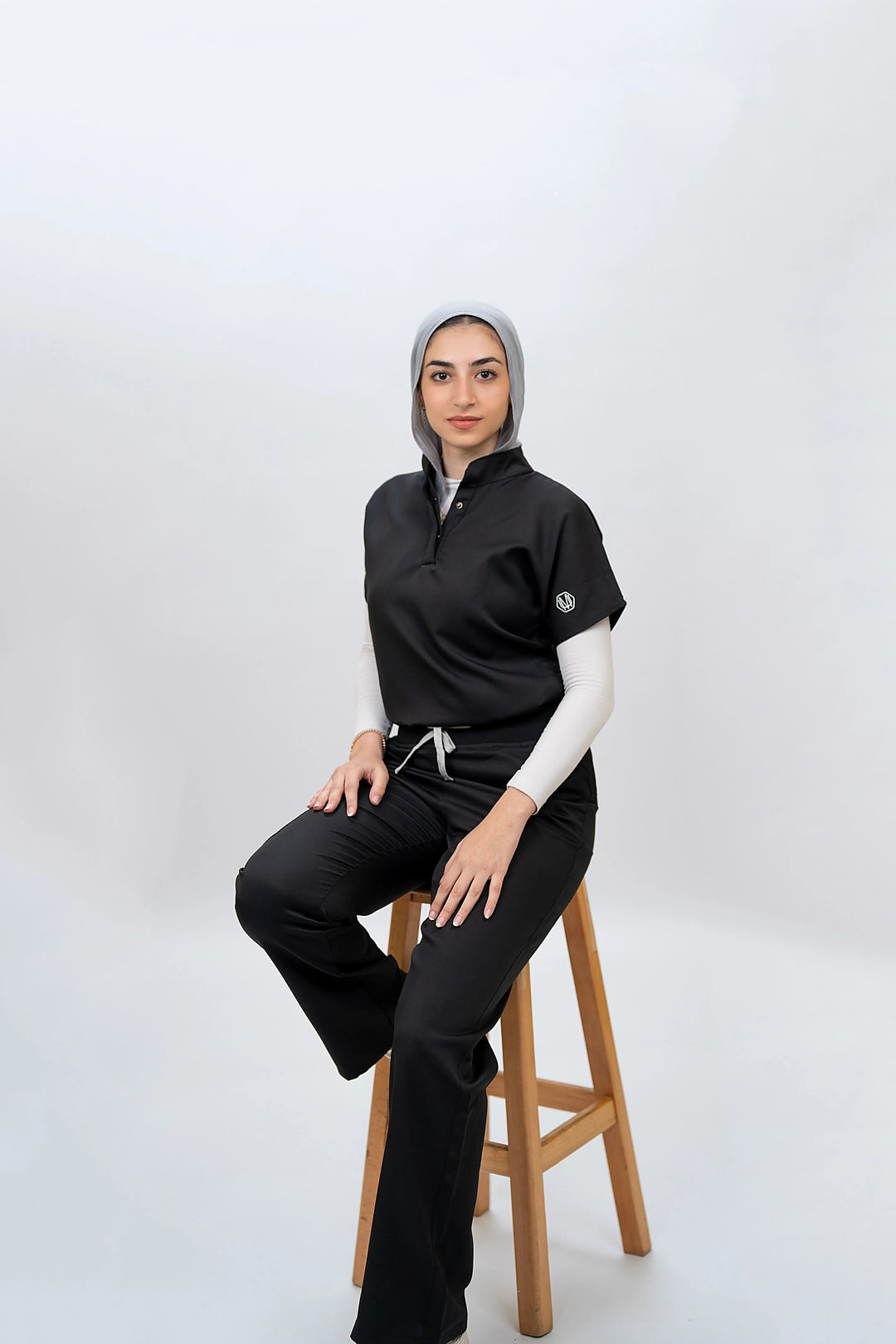 Female half collar black